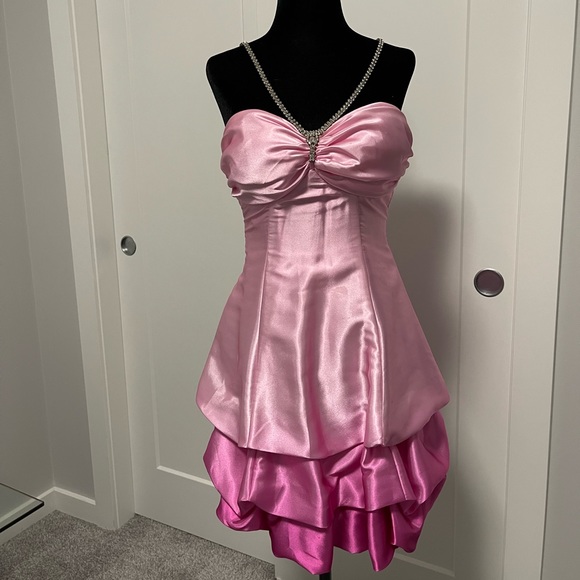 2๐๐๐$60 BDARLIN Pink Satin cocktail dress size5/6 - Picture 1 of 2
